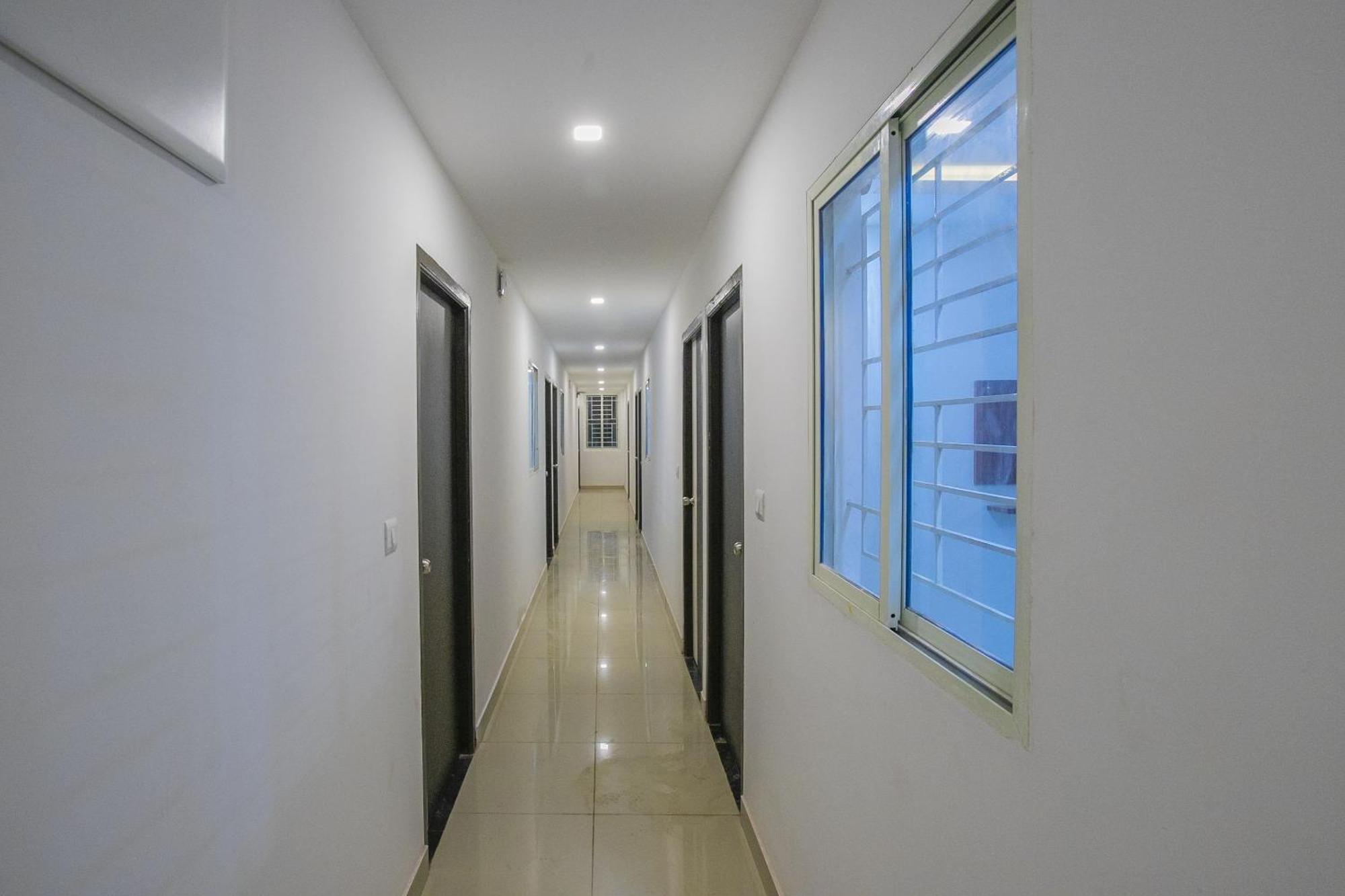 Hotel O Varcity Phi Premium Pavilion ,Above Hdfc Bank ,Near Anjaneya Temple Madiwala, Hosur Main R Bangalore Ngoại thất bức ảnh
