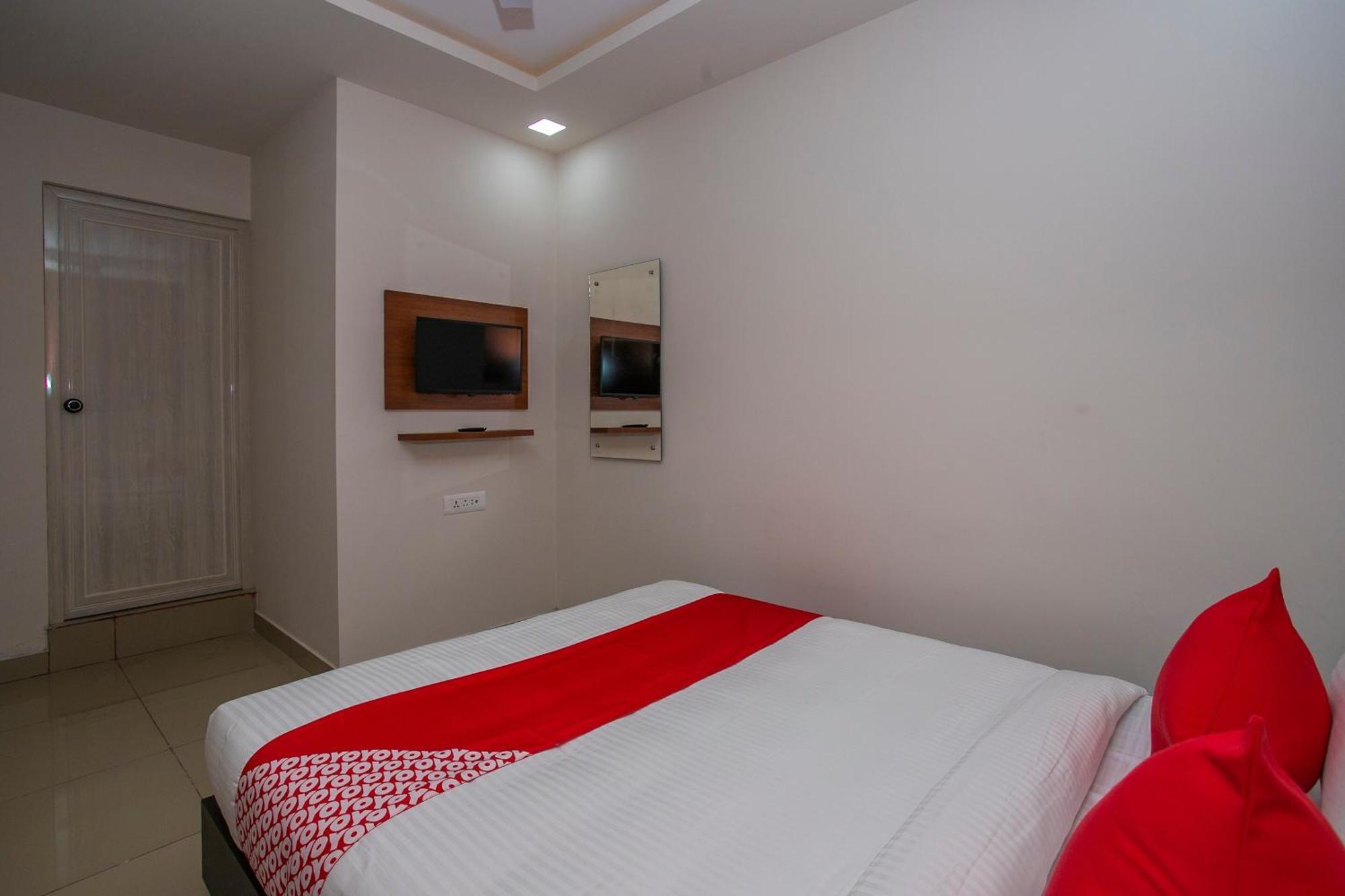 Hotel O Varcity Phi Premium Pavilion ,Above Hdfc Bank ,Near Anjaneya Temple Madiwala, Hosur Main R Bangalore Ngoại thất bức ảnh
