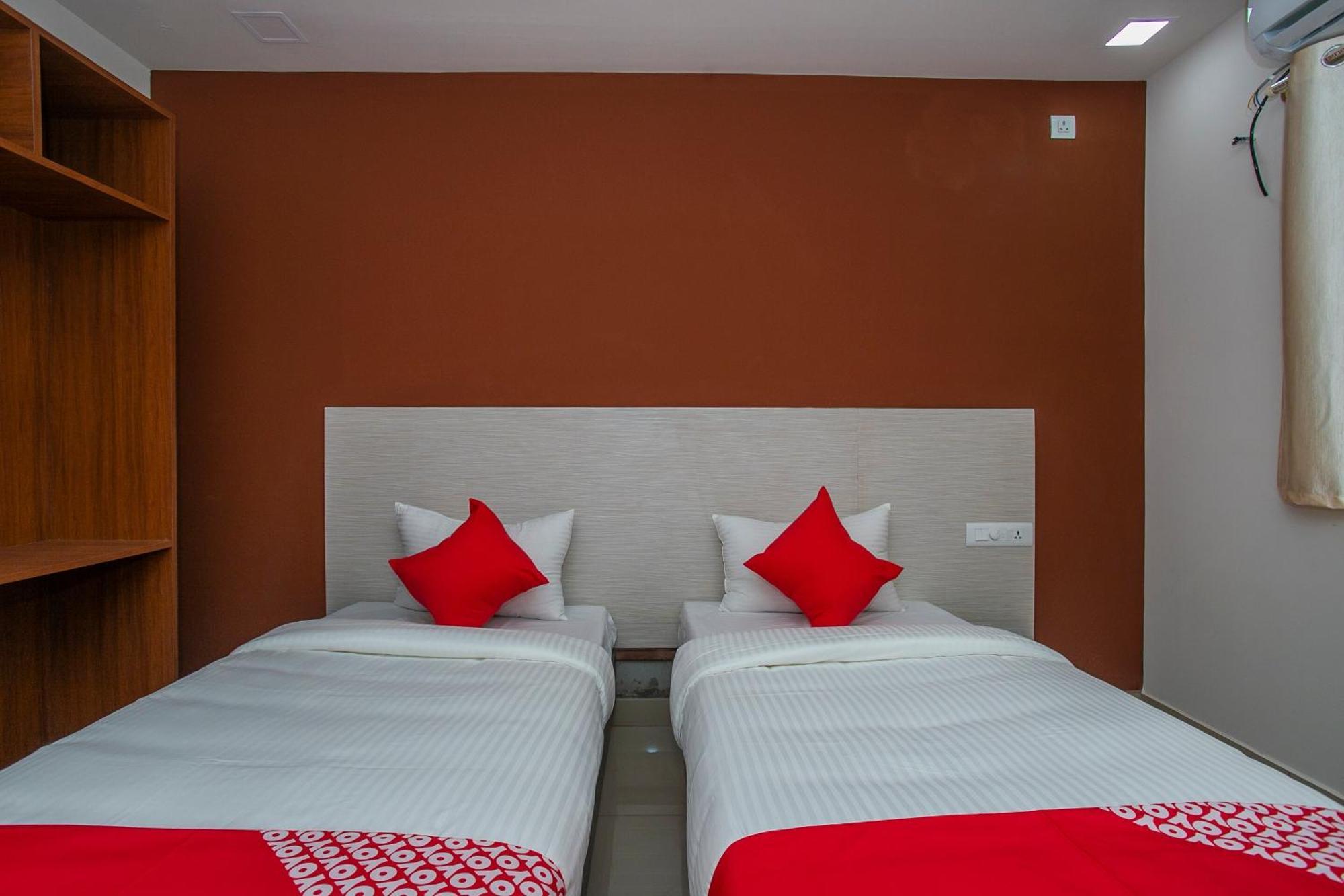 Hotel O Varcity Phi Premium Pavilion ,Above Hdfc Bank ,Near Anjaneya Temple Madiwala, Hosur Main R Bangalore Ngoại thất bức ảnh