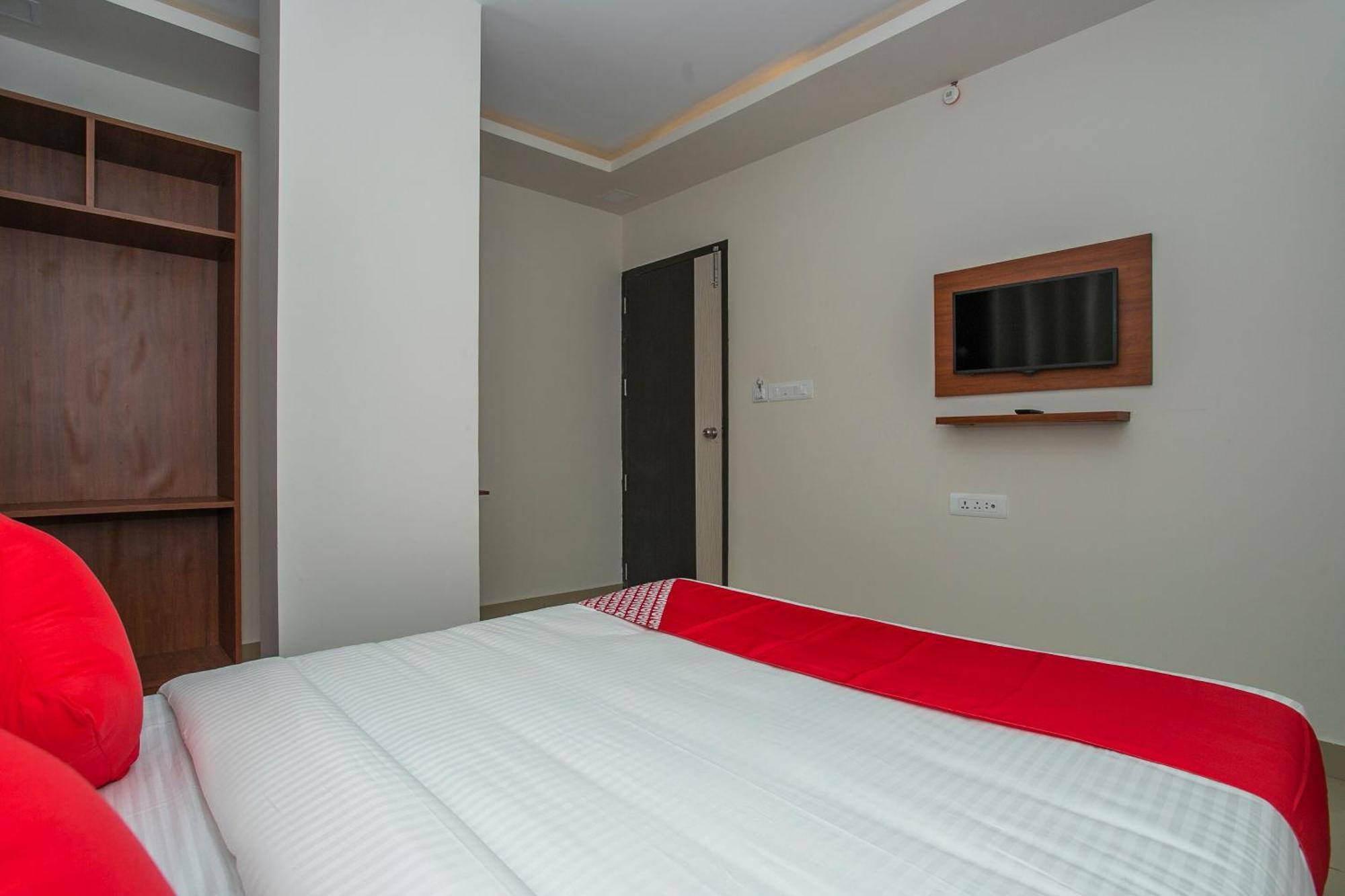 Hotel O Varcity Phi Premium Pavilion ,Above Hdfc Bank ,Near Anjaneya Temple Madiwala, Hosur Main R Bangalore Ngoại thất bức ảnh